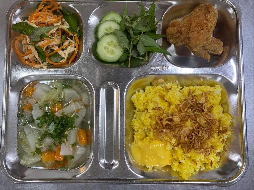 Sau vụ hàng trăm học sinh ngộ độc, phụ huynh Trường Ischool Nha Trang yêu cầu công khai món ăn hàng ngày