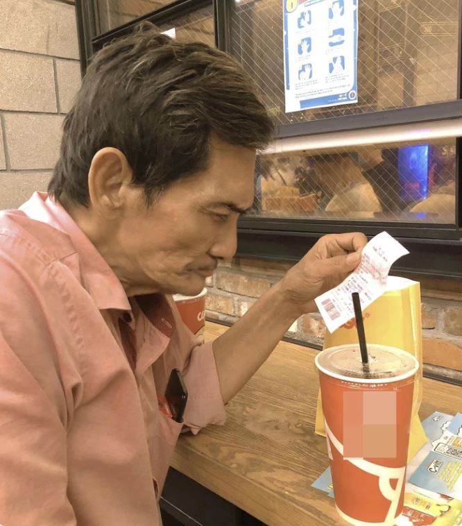 Nghệ sĩ Thương Tín trở lại với diện mạo mới sau cơn đột quỵ giữa đường