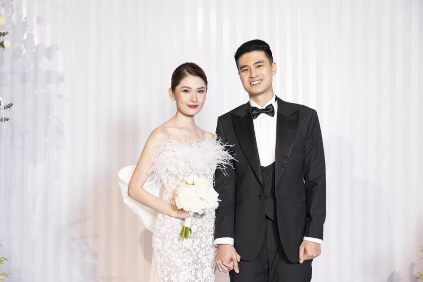 Tiệc cưới tràn ngập hoa tươi của Á hậu Thùy Dung và chồng doanh nhân Thái Long