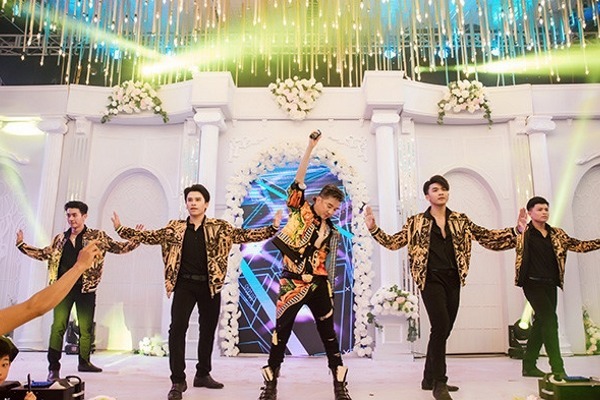 Cát xê khủng của sao Việt khi đi hát đám cưới khiến dân tình ngỡ ngàng
