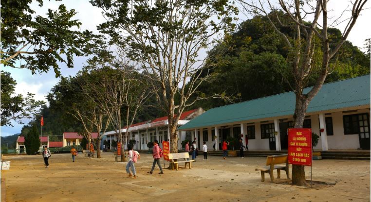 Thanh Hóa: Ngôi trường 17 năm không có giáo viên nữ 