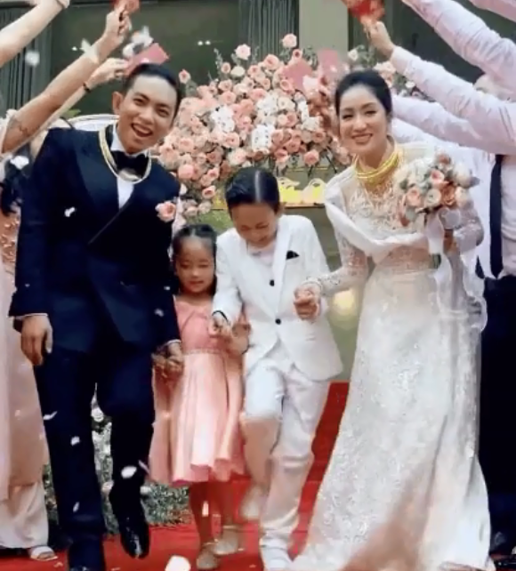 Những sao Việt có con rồi mới làm đám cưới