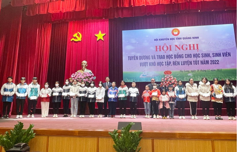 Quảng Ninh tuyên dương 175 học sinh, sinh viên vượt khó học tập