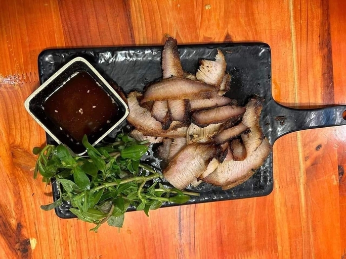 Chủ quán ở Sa Pa chặt chém khách du lịch gần 500.000 đồng/đĩa thịt lợn