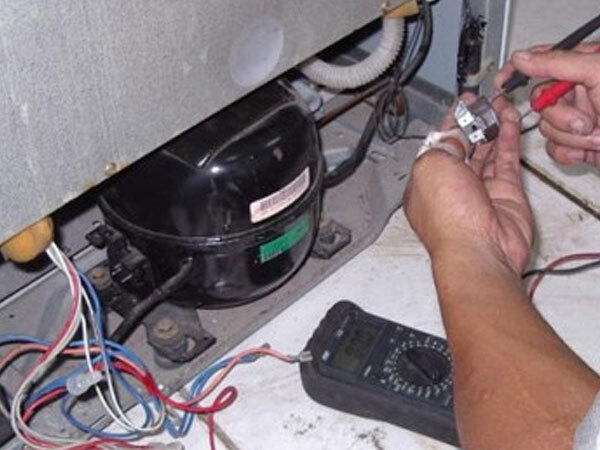Ninh Bình: Nổ tủ lạnh khi bơm khí gas, thợ điện lạnh tử vong