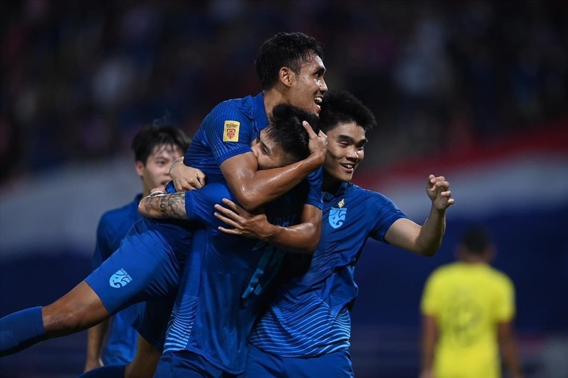 Thái Lan lột da hổ vàng để vào chung kết AFF Cup