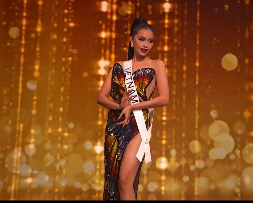 Miss Universe 2022: Ngọc Châu tỏa sáng rực rỡ với nhan sắc và màn catwalk nổi bật