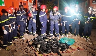 Thi thể bé Hạo Nam đã được đưa lên khỏi mặt đất sau 21 ngày lọt vào trụ bê tông 35m