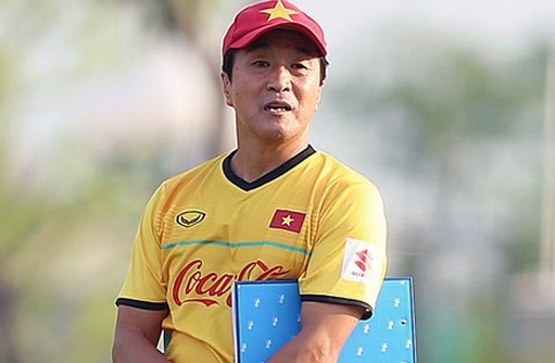 HLV Lee Young-jin chỉ ra yếu tố giúp bóng đá Việt Nam phát triển