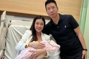 Á hậu Diễm Trang hạ sinh con gái thứ 2, hé lộ về chuyện vượt cạn mùa Tết