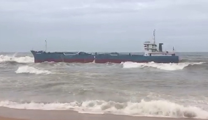 Quảng Ngãi: Tàu chở hơn 2.700 tấn gạo va vào đá ngầm, thủng đáy trên biển Sa Huỳnh