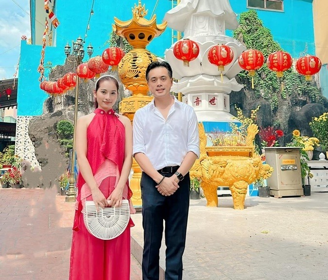 Sao Việt đi chùa đầu năm Quý Mão cầu bình an, sức khỏe và may mắn