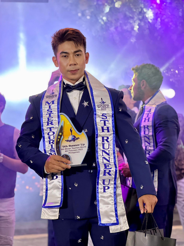 Phùng Phước Thịnh giành giải Á vương cuộc thi Nam vương Du lịch Thế giới 2023