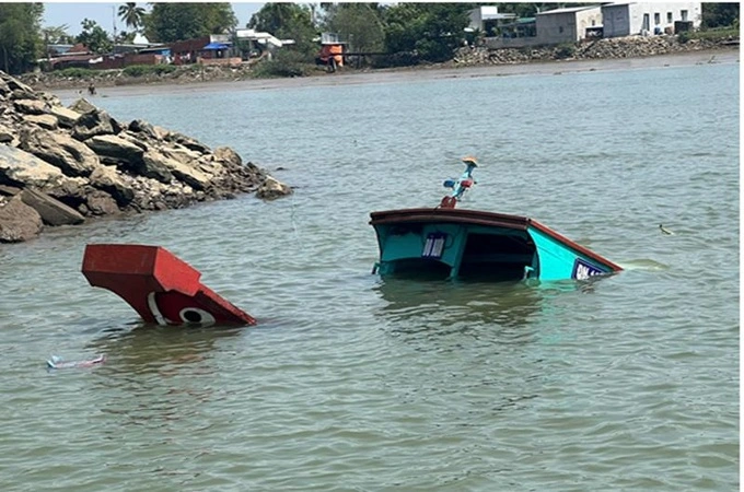 Sở GTVT TP HCM thông tin vụ lật thuyền chở khách đi chùa khiến 1 phụ nữ tử vong