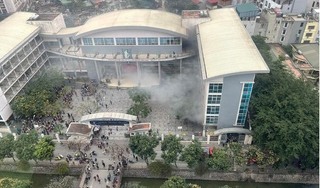 Cháy ở trường tiểu học Yên Hoà, hàng trăm học sinh tháo chạy