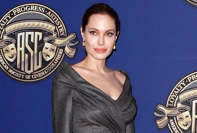 Angelina Jolie tiết lộ tình hình sức khỏe sau khi phẫu thuật ngực