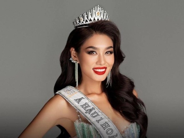 Hoa hậu và Á hậu Miss Universe tới Việt nam, Lan Khuê chào đón