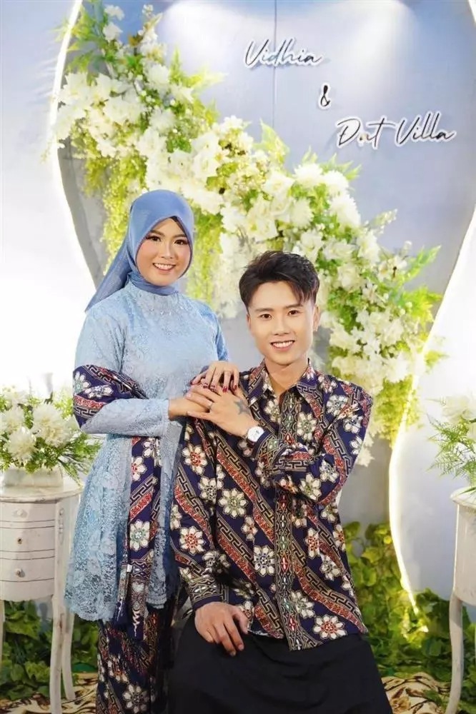 TikToker Đạt Villa và Vidhia đính hôn, vợ người Indonesia cực thân thiết với con gái riêng của chồng