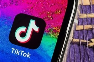 Cách kiểm tra khung 'giờ vàng' trên TikTok để video dễ lên xu hướng