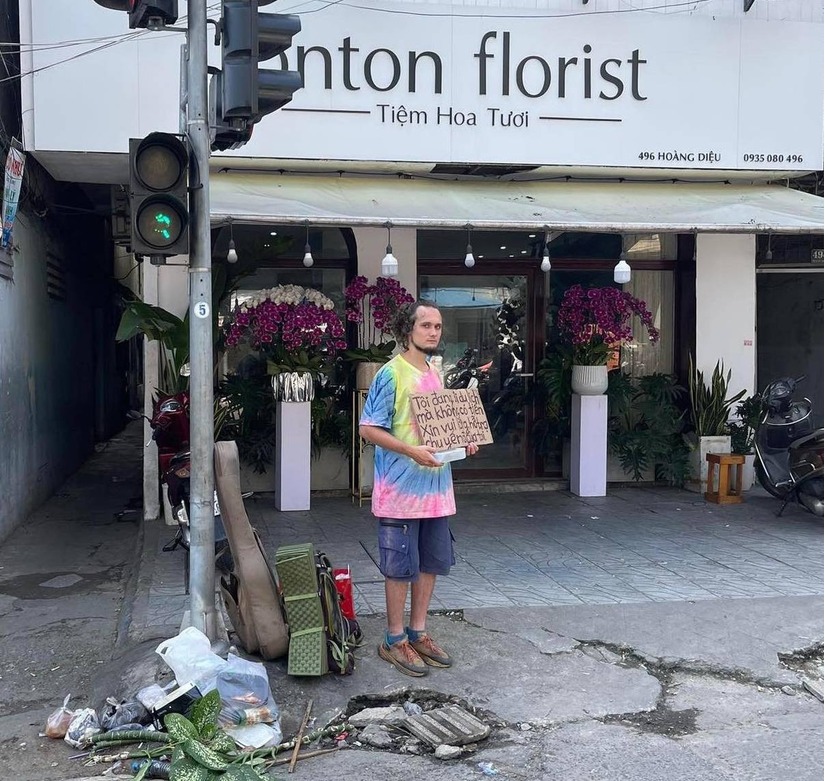Thực hư việc nam du khách người nước ngoài 'xin tiền' ở Đà Nẵng