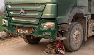 Nghệ An: Xe máy va chạm với xe tải, 3 mẹ con tử vong thương tâm