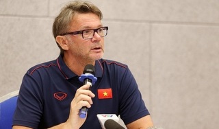 HLV Troussier nói gì về mục tiêu World Cup với lứa U20 Việt Nam?