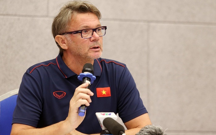 HLV Troussier nói về mục tiêu World Cup với lứa U20 Việt Nam