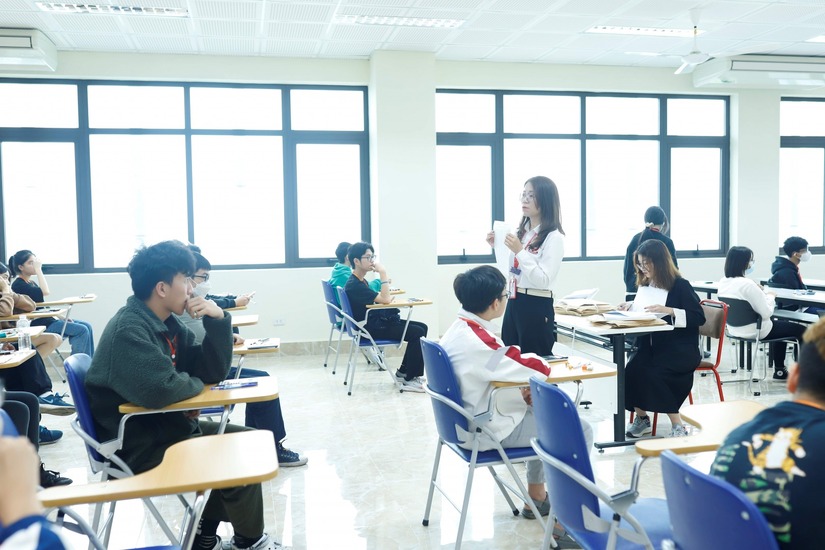 Học phí lớp 10 trường THPT không chuyên thuộc đại học ở Hà Nội