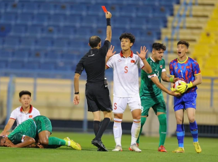 Cổ động viên châu Á thất vọng với trận thua của U23 Việt Nam