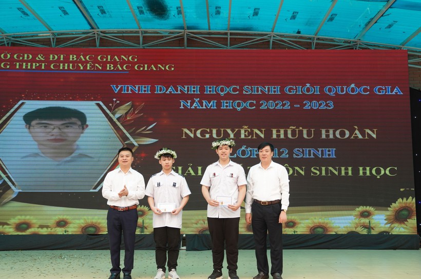 Bắc Giang vinh danh 151 giáo viên, học sinh xuất sắc