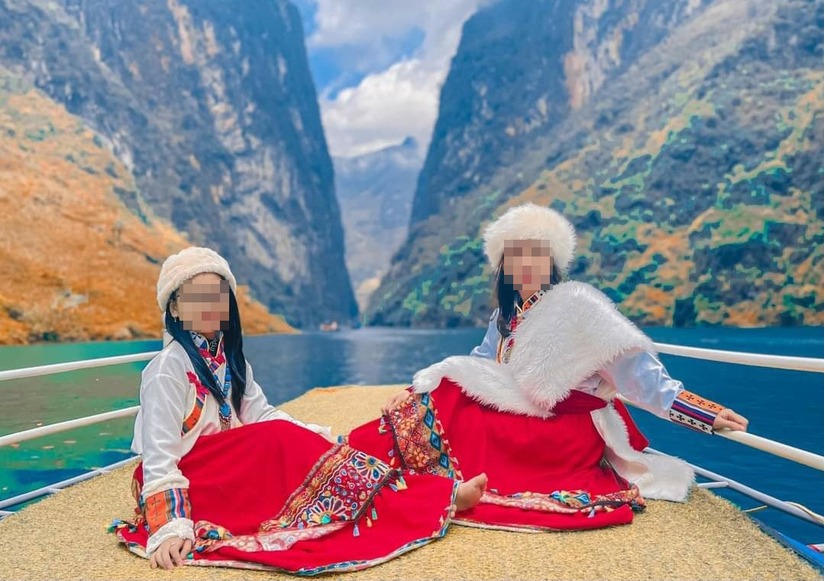 Mặc trang phục Mông Cổ check-in trên dòng Nho Quế: Đừng theo trend mà đánh mất bản sắc dân tộc!