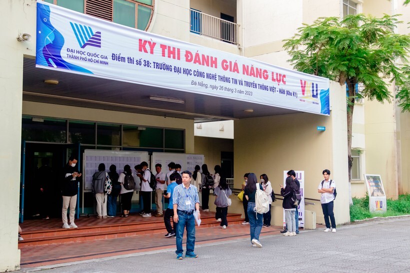 5.300 thí sinh miền Trung – Tây Nguyên dự thi đánh giá năng lực của Đại học Quốc gia TP HCM