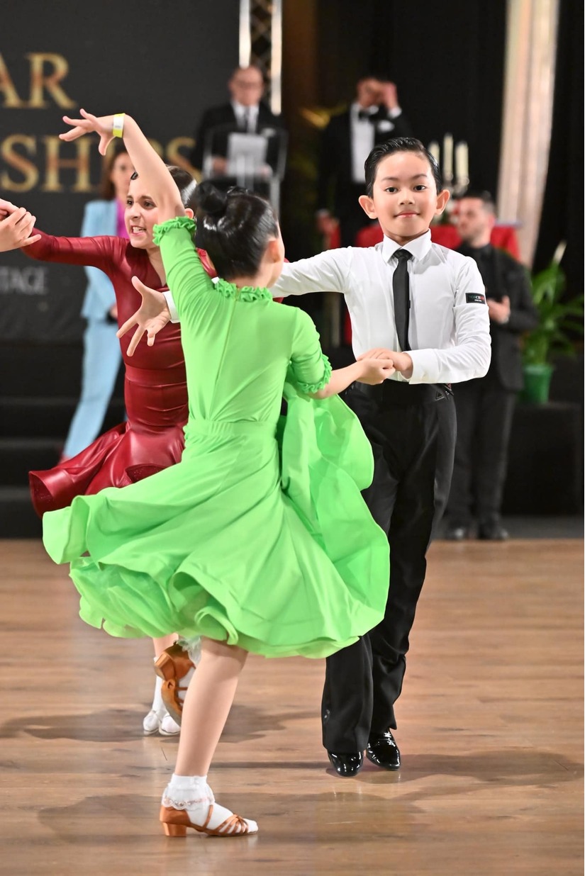 Con trai 8 tuổi của Khánh Thi - Phan Hiển đoạt HCV dancesport