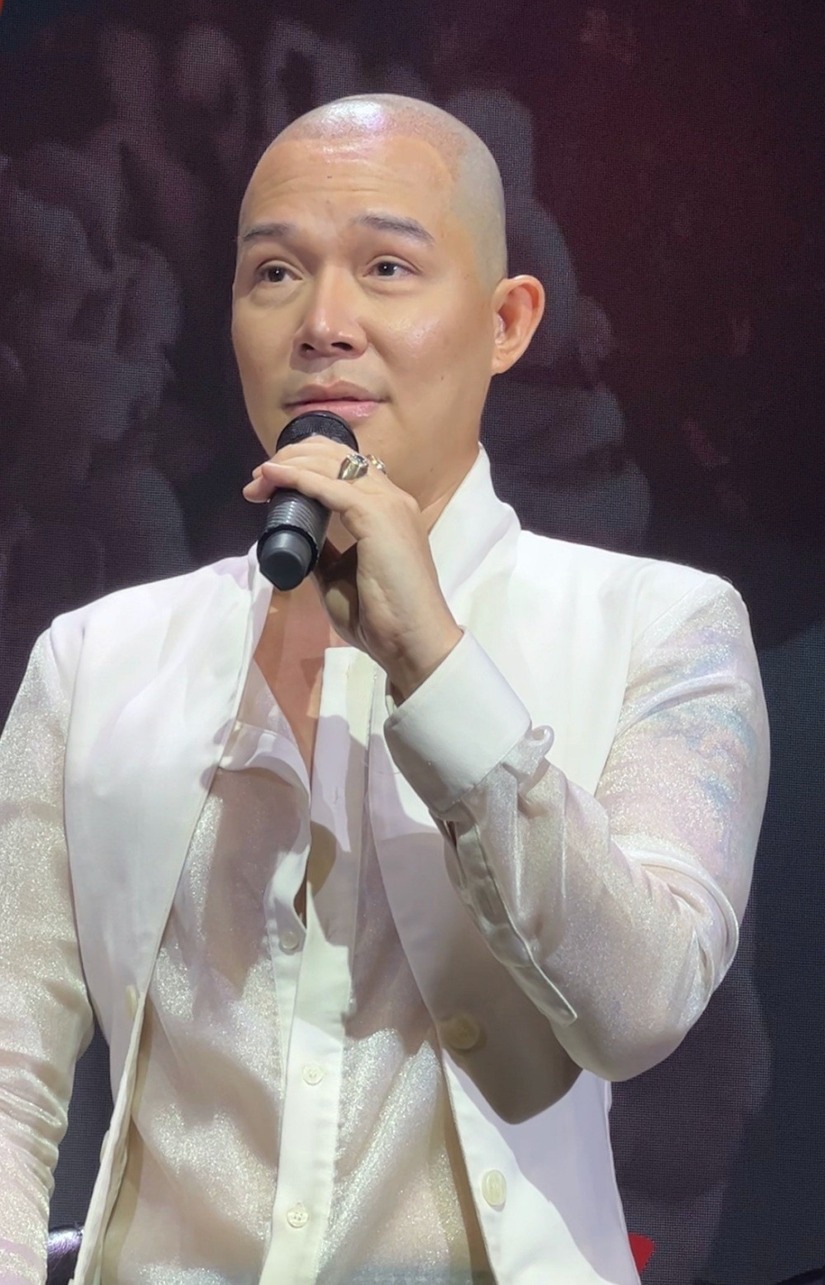 Nathan Lee lên tiếng 'thách các ca sĩ Việt Nam đọ giọng hát'