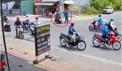 Xác minh clip người mặc quần áo dân quân tự vệ dùng gậy đánh học sinh ở TP HCM