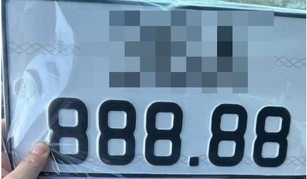 Kiểm tra quy trình bấm biển số siêu đẹp cho 4 xe máy tại Đồng Nai