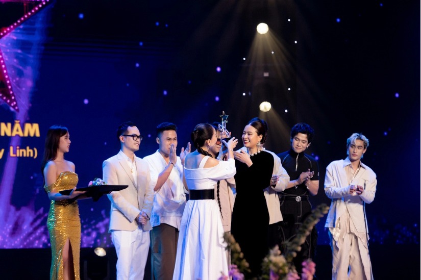Hoàng Thùy Linh 'đại thắng' lễ trao giải Cống hiến 2023 