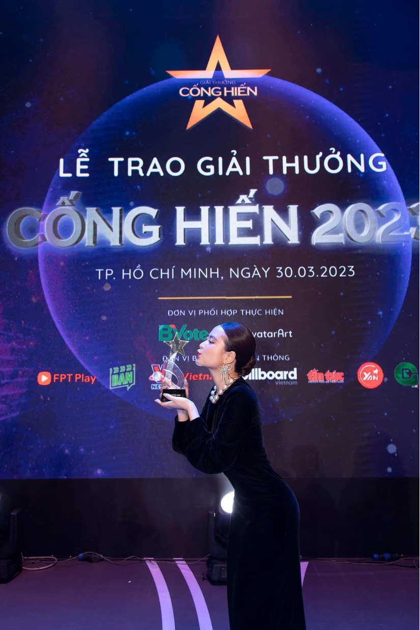 Hoàng Thùy Linh 'đại thắng' lễ trao giải Cống hiến 2023 