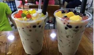 Gần 20 học sinh ở Quảng Nam nhập viện sau khi uống trà sữa, ăn trái cây lắc