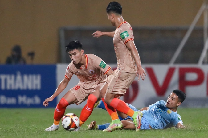 V-League 2023: Công an Hà Nội 'đè bẹp' Nam Định với tỷ số 4-0