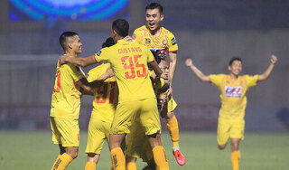 Hạ CLB TP.HCM 5-3, Đông Á Thanh Hoá vươn lên dẫn đầu V.League