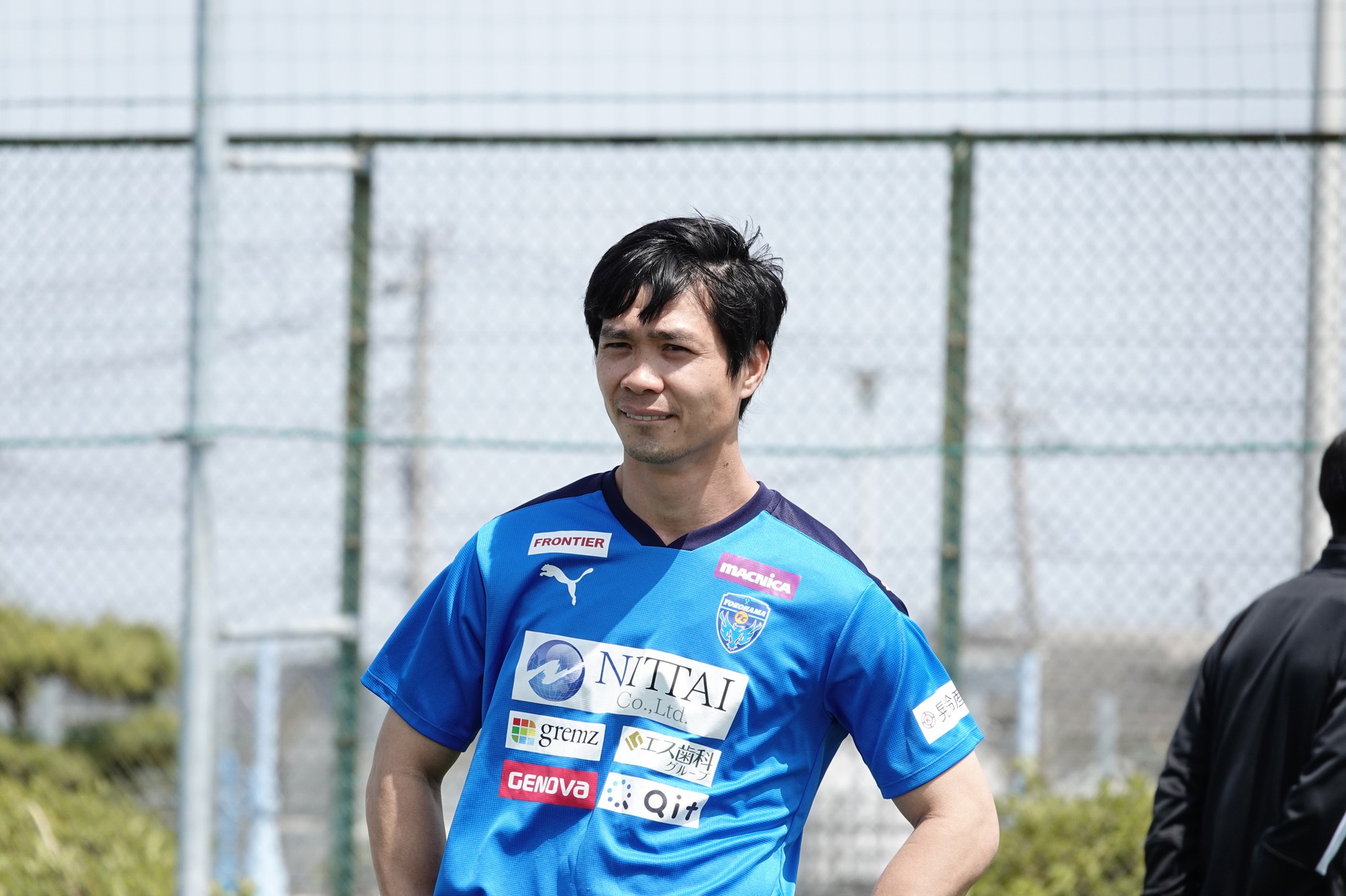 Công Phượng tiếp tục bị gạch tên, CĐV Việt Nam mong Yokohama FC sa thải HLV