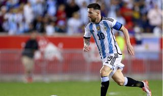 Lionel Messi bị PSG treo giò nội bộ và không được nhận lương trong 2 tuần
