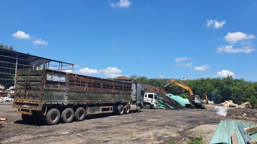 Trà Vinh: Bắt giám đốc công ty môi trường chôn 25.000 tấn chất thải trái phép