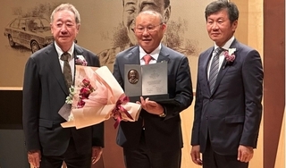 HLV Park Hang-seo nhận phần thưởng trị giá 3,6 tỷ đồng