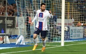 Giúp PSG vô địch Ligue 1, Messi vượt Ronaldo để độc chiếm kỷ lục ghi bàn