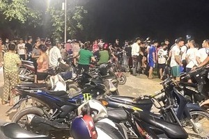 Chồng đâm vợ nguy kịch, đốt nhà hàng xóm sau đó nhảy sông tự tử vì ghen tuông
