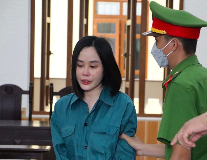 Hot girl Tina Dương bị tuyên phạt 11 năm tù
