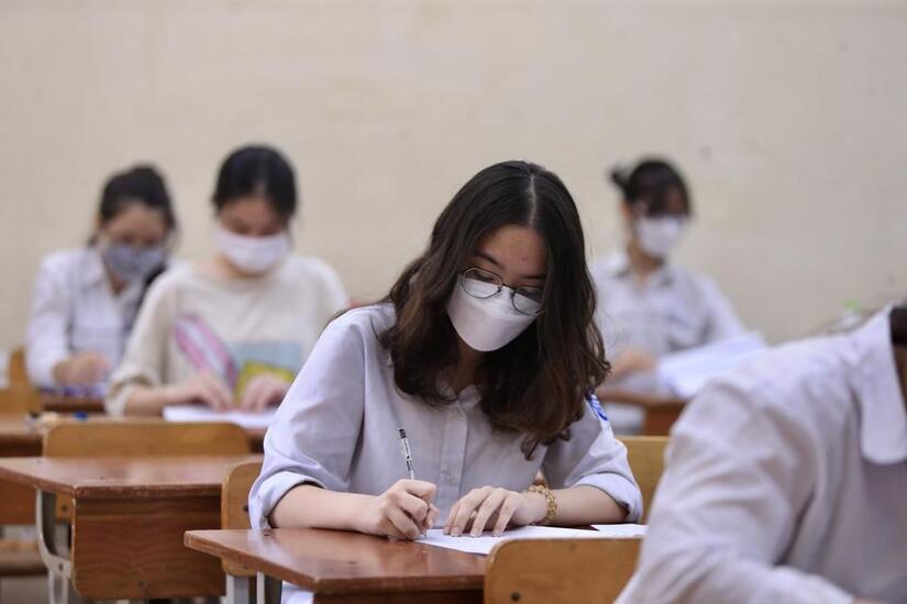 Ngày đầu tiên của kỳ thi vào lớp 10 tại Hà Nội, 5 thí sinh vi phạm quy chế thi