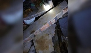 Sạt lở đất ở Bắc Kạn làm vùi lấp một ngôi nhà khiến bé gái 7 tuổi tử vong